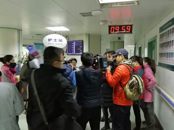 我院组织媒体集中采访百姓关注问题