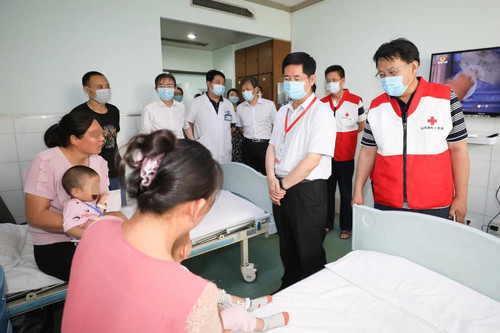 又有6名泗水县先心病孩子完成爱心手术1.jpg