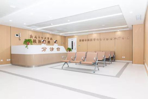 核医学科的PET1.jpg