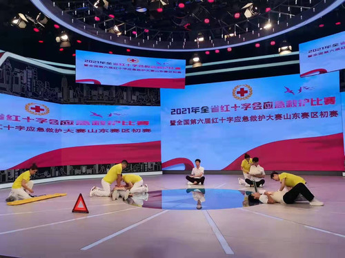 济南市中心医院护理团队获山东省红十字应急救护比赛一等奖 (2).jpg