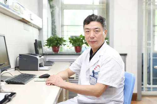 李峰2.jpg
