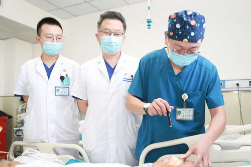 剧烈头痛患者到南山院区初诊脑出血2.jpg
