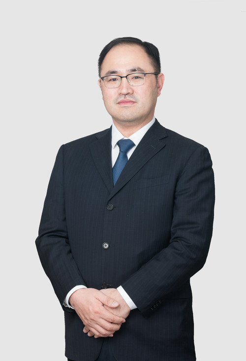 宋院长西装侧身01.jpg