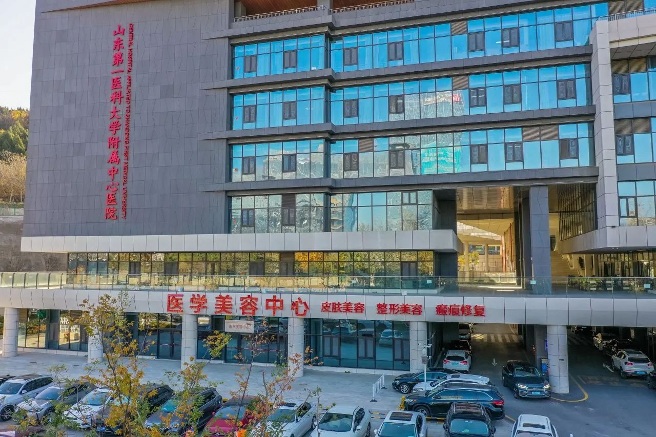 皮肤科毛发专病门诊举办“5.18”护发周义诊活动